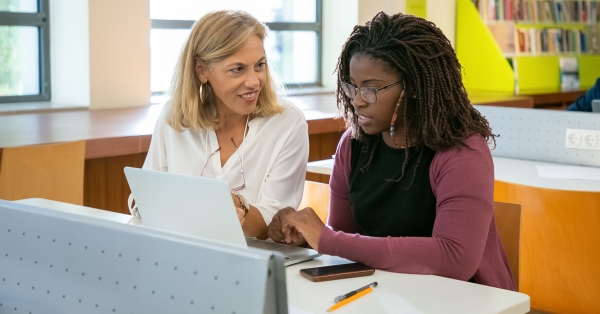כתיבת עבודה אקדמית בעזרת איש מקצוע
